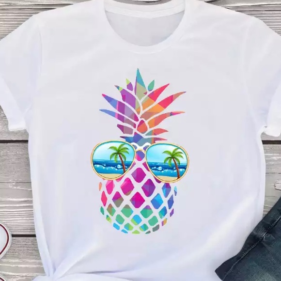 🏝️ Colorful 🕶️ Floral Pineapple Print T-shirt 🍍 - Picture 2 of 5